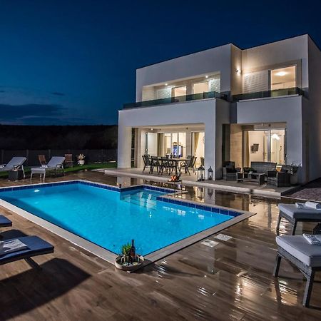 Villas Royal II With Private Pool Novalja Exteriör bild
